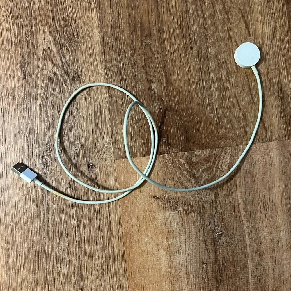 Gold Apple Watch Series 1, 42mm